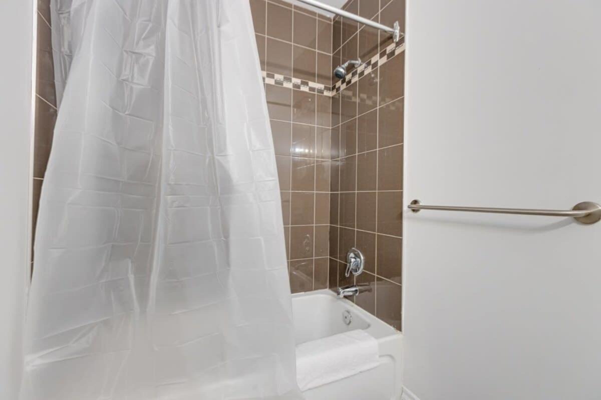 M11 Gorgeous Bright Corner 2Br In Heart Of Mtl Apartment Montreal Luaran gambar