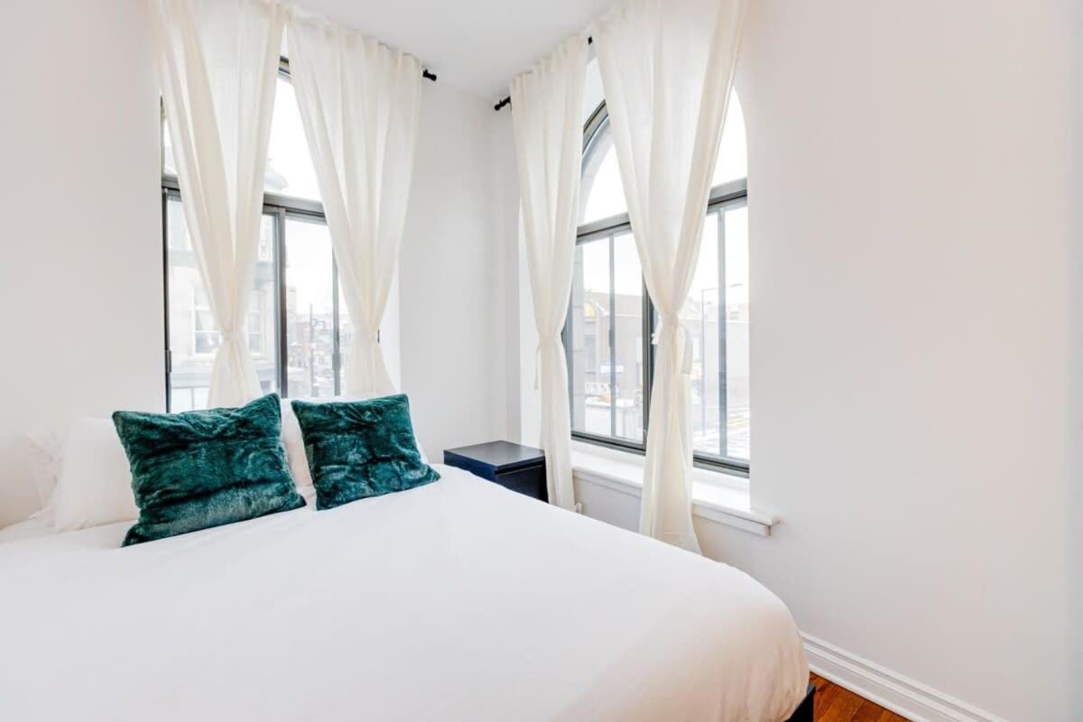 M11 Gorgeous Bright Corner 2Br In Heart Of Mtl Apartment Montreal Luaran gambar